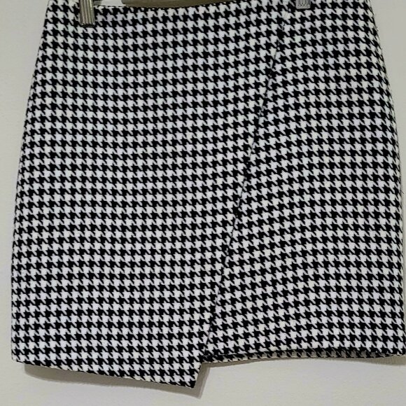 Mini skirt - Picture 1 of 4